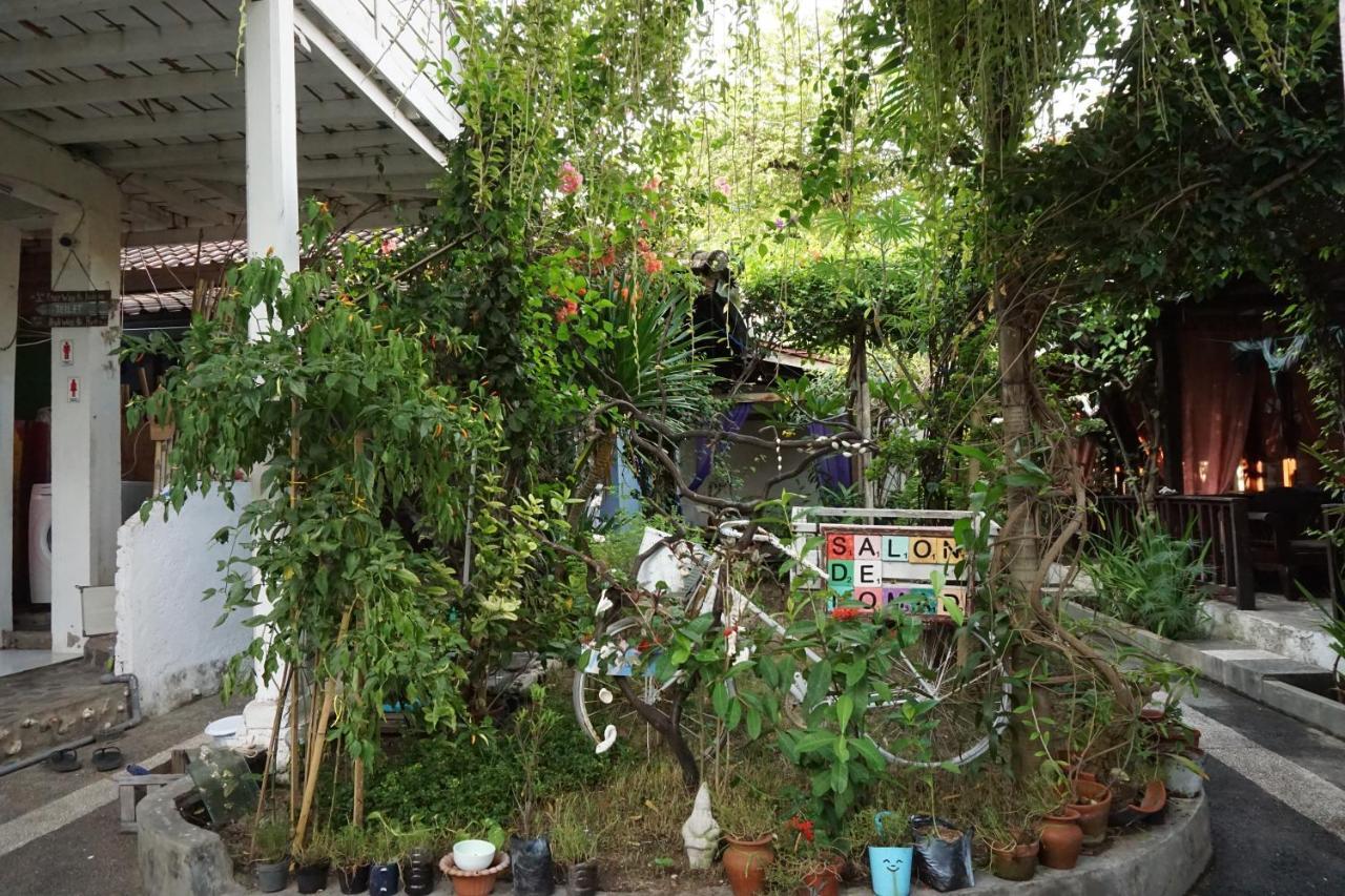 Salon De Nomad Gili T. Bed & Breakfast Джили Трауанган Екстериор снимка