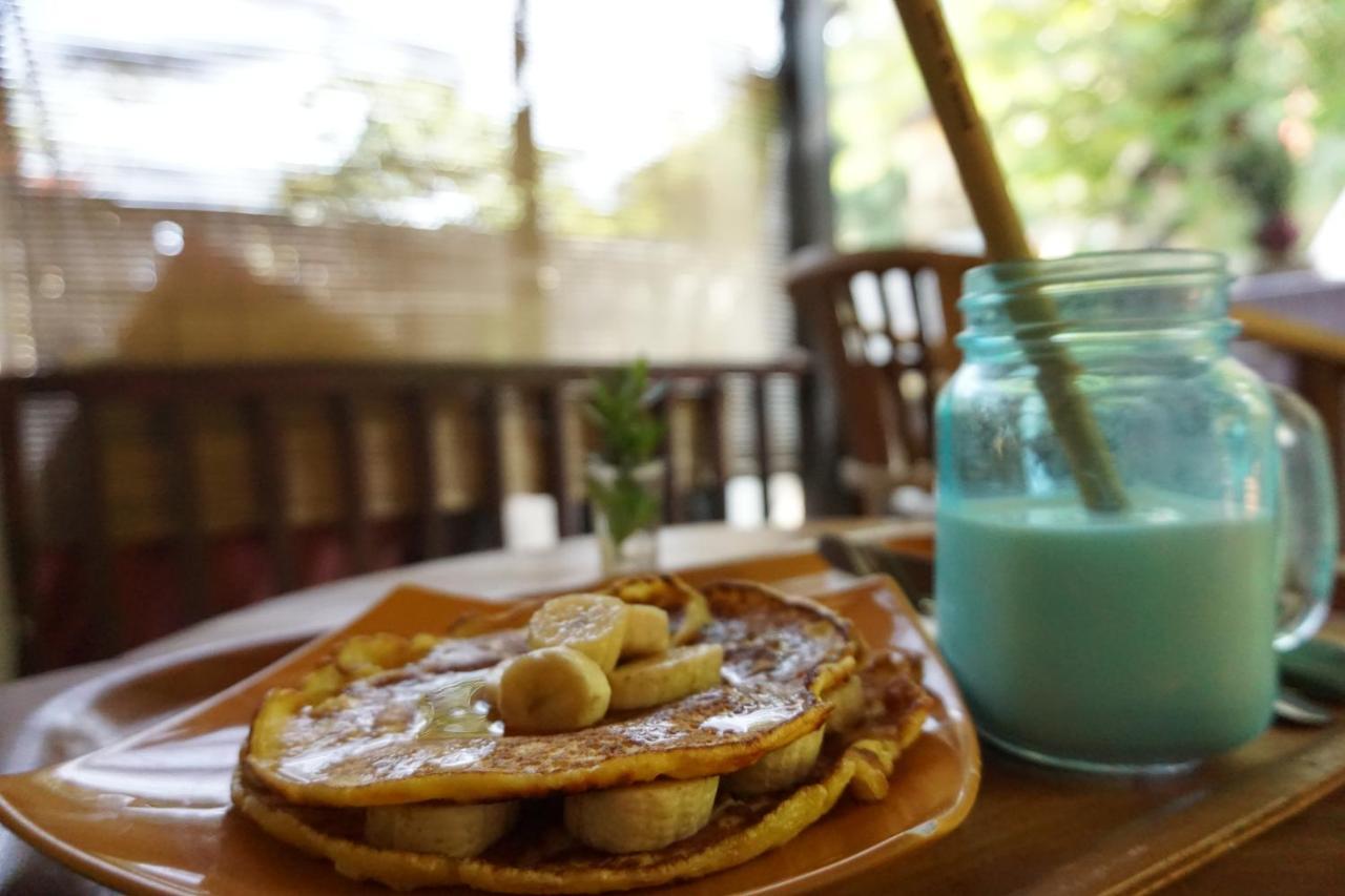 Salon De Nomad Gili T. Bed & Breakfast Джили Трауанган Екстериор снимка