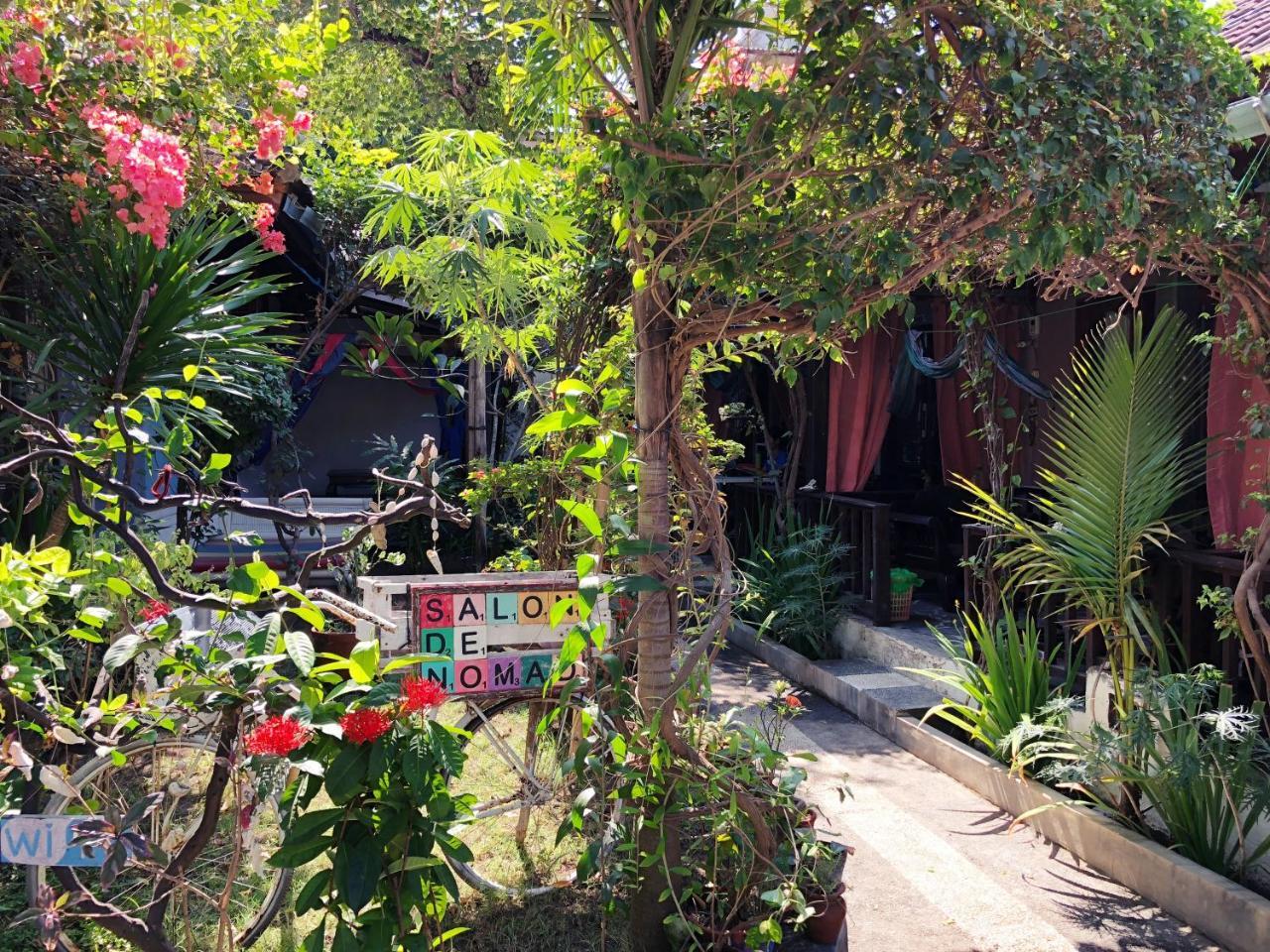 Salon De Nomad Gili T. Bed & Breakfast Джили Трауанган Екстериор снимка
