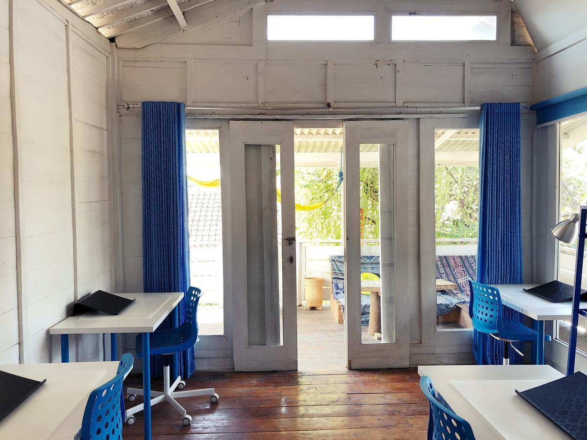 Salon De Nomad Gili T. Bed & Breakfast Джили Трауанган Екстериор снимка