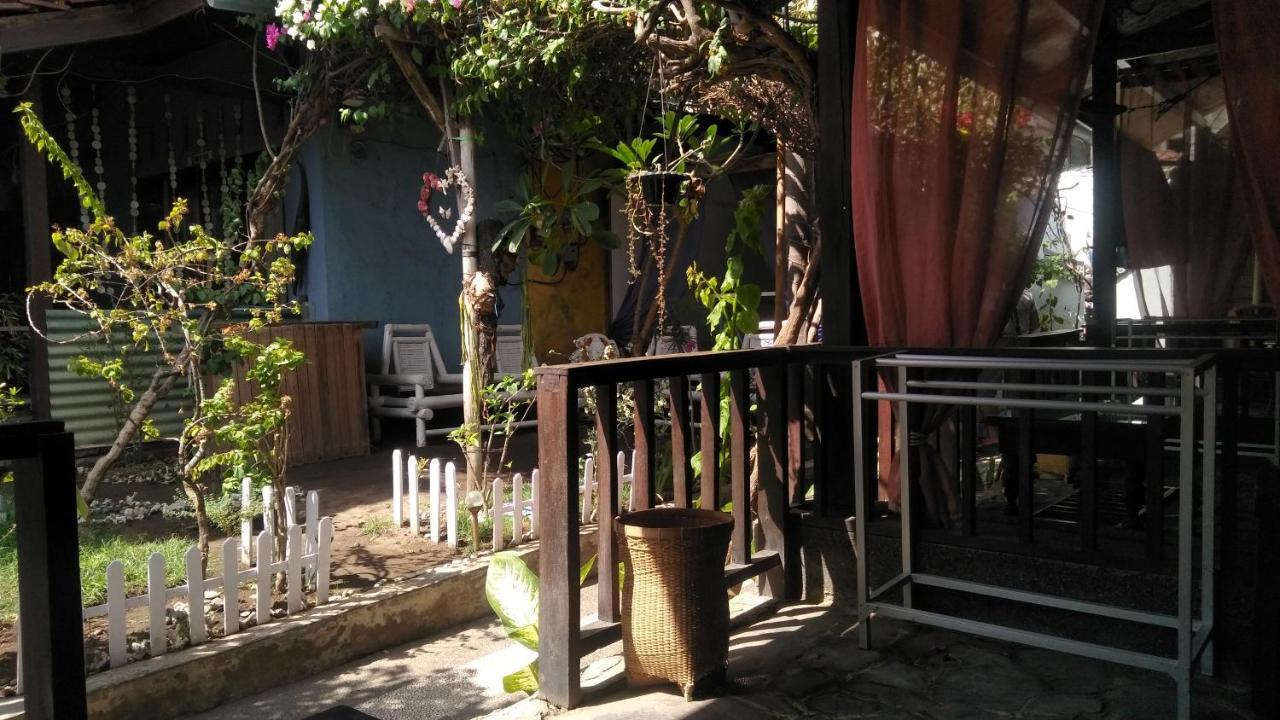 Salon De Nomad Gili T. Bed & Breakfast Джили Трауанган Екстериор снимка