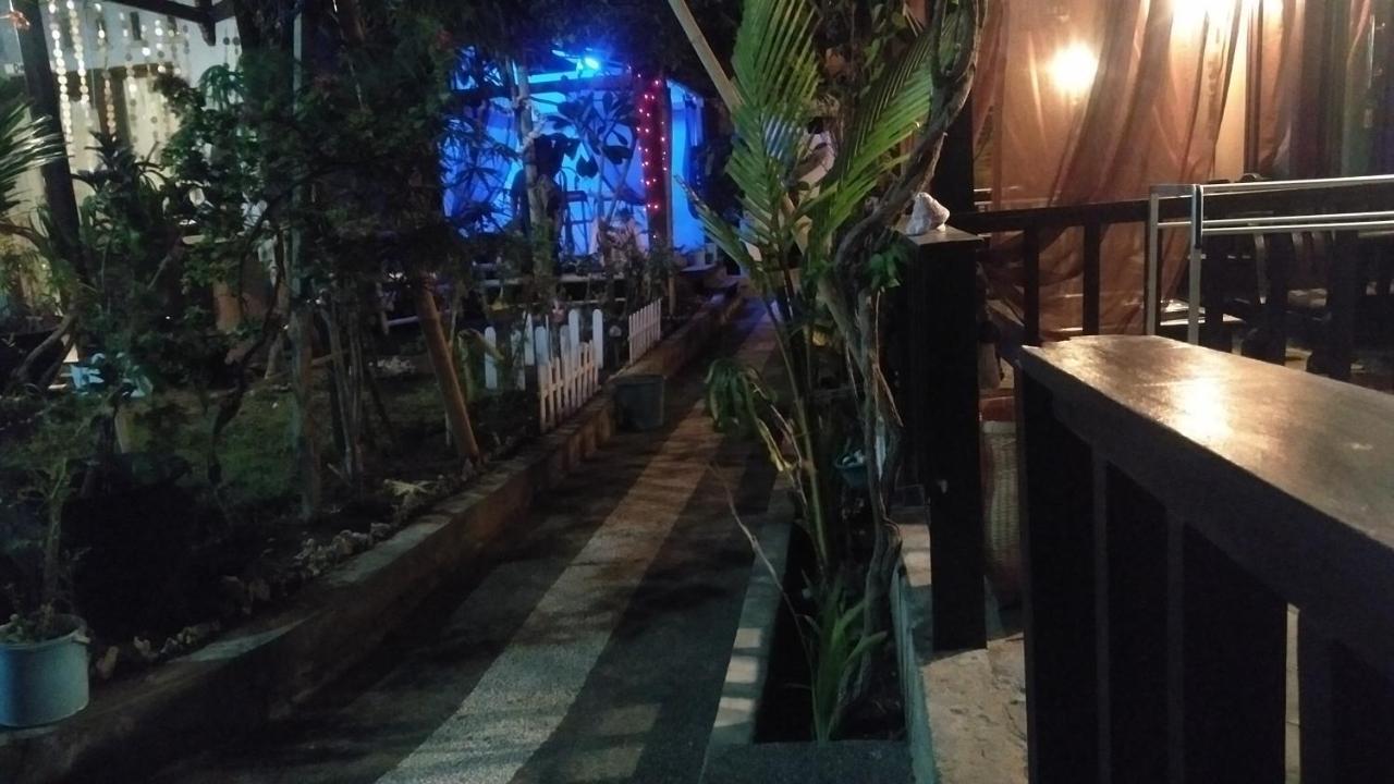 Salon De Nomad Gili T. Bed & Breakfast Джили Трауанган Екстериор снимка