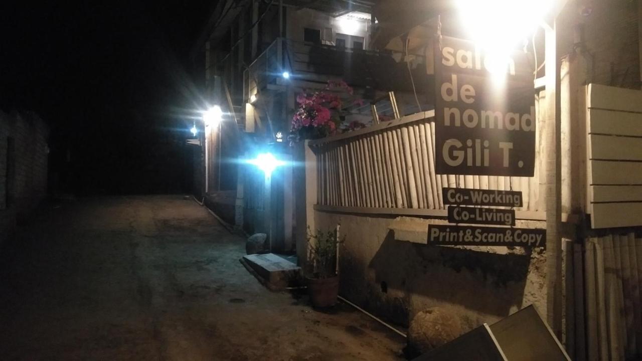 Salon De Nomad Gili T. Bed & Breakfast Джили Трауанган Екстериор снимка